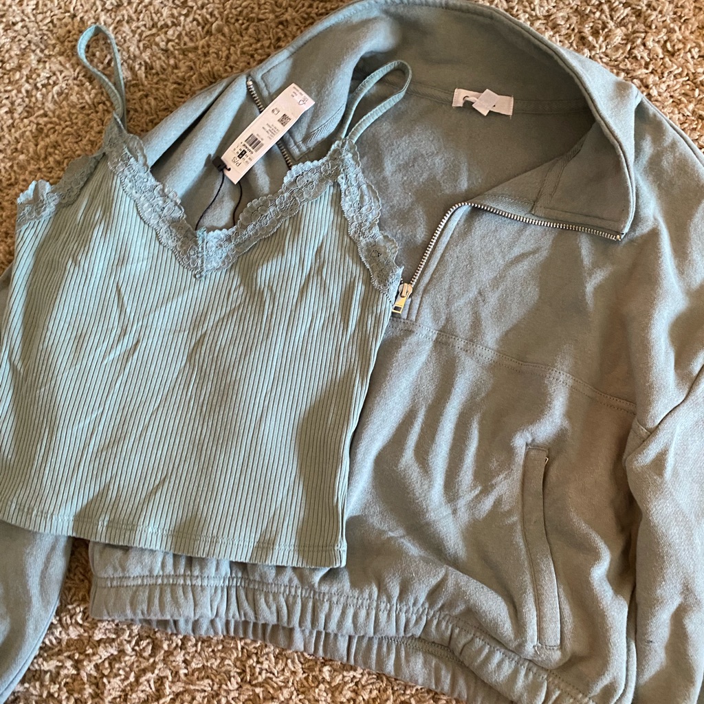 Garage Sweatshirt And Tank